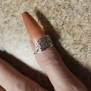 Lot of Size 4 Rings. 8 Rings! NWT. Silver, gold, emerald, and amethyst colors!